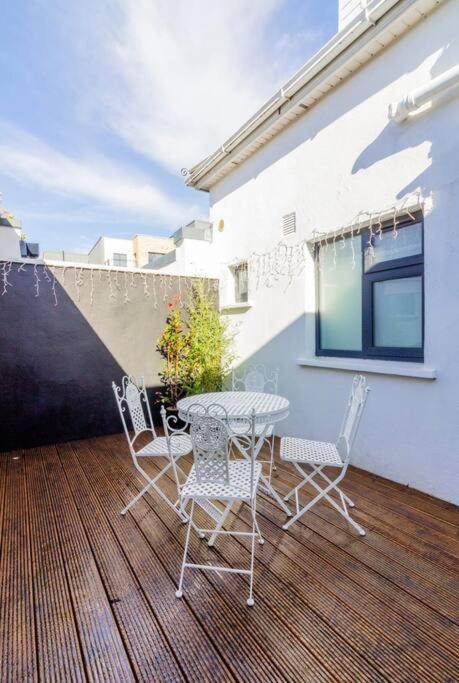 Newly Refurbished Traditional Cottage Blackrock 布莱克罗克 外观 照片