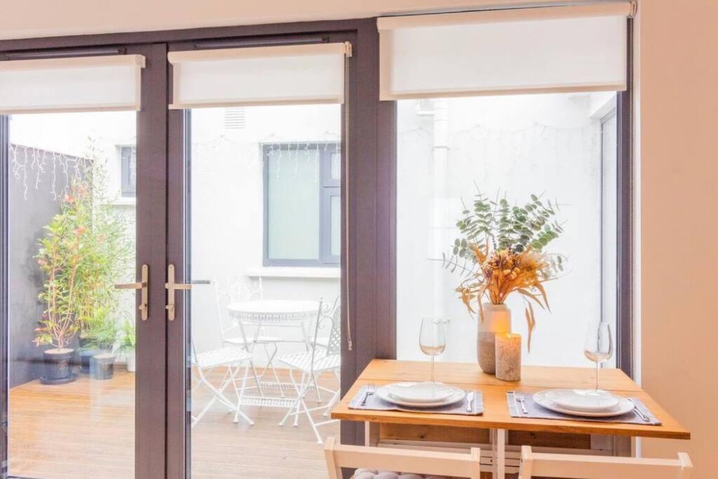 Newly Refurbished Traditional Cottage Blackrock 布莱克罗克 外观 照片