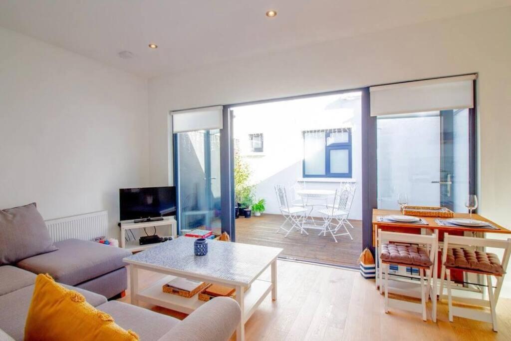Newly Refurbished Traditional Cottage Blackrock 布莱克罗克 外观 照片