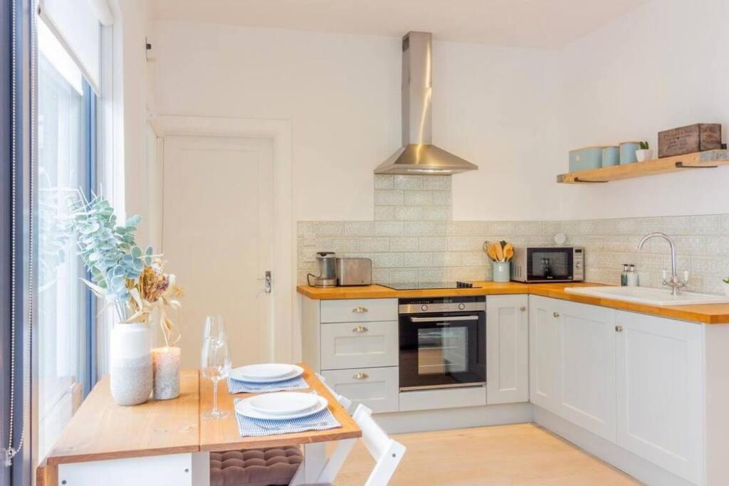Newly Refurbished Traditional Cottage Blackrock 布莱克罗克 外观 照片
